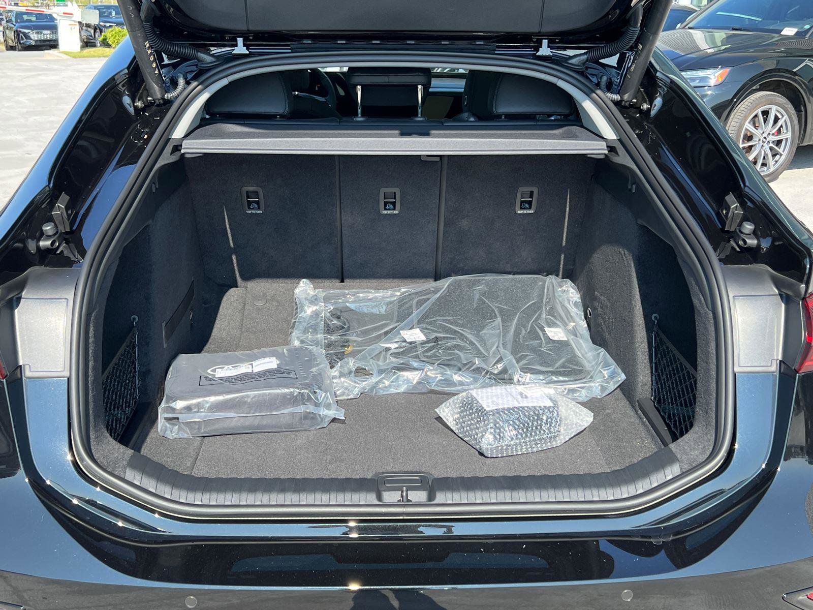 New 2025 Audi A6 e-tron Premium AWD/4WD image 12