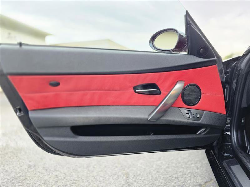 Used 2007 BMW Z4 3.0si image 34