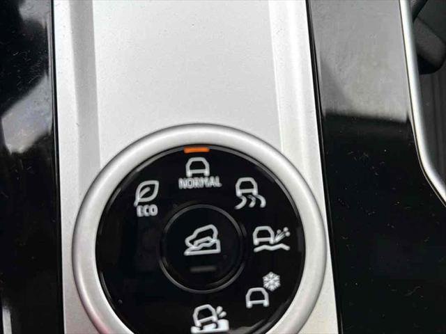 Used 2025 Mitsubishi Outlander SEL image 32