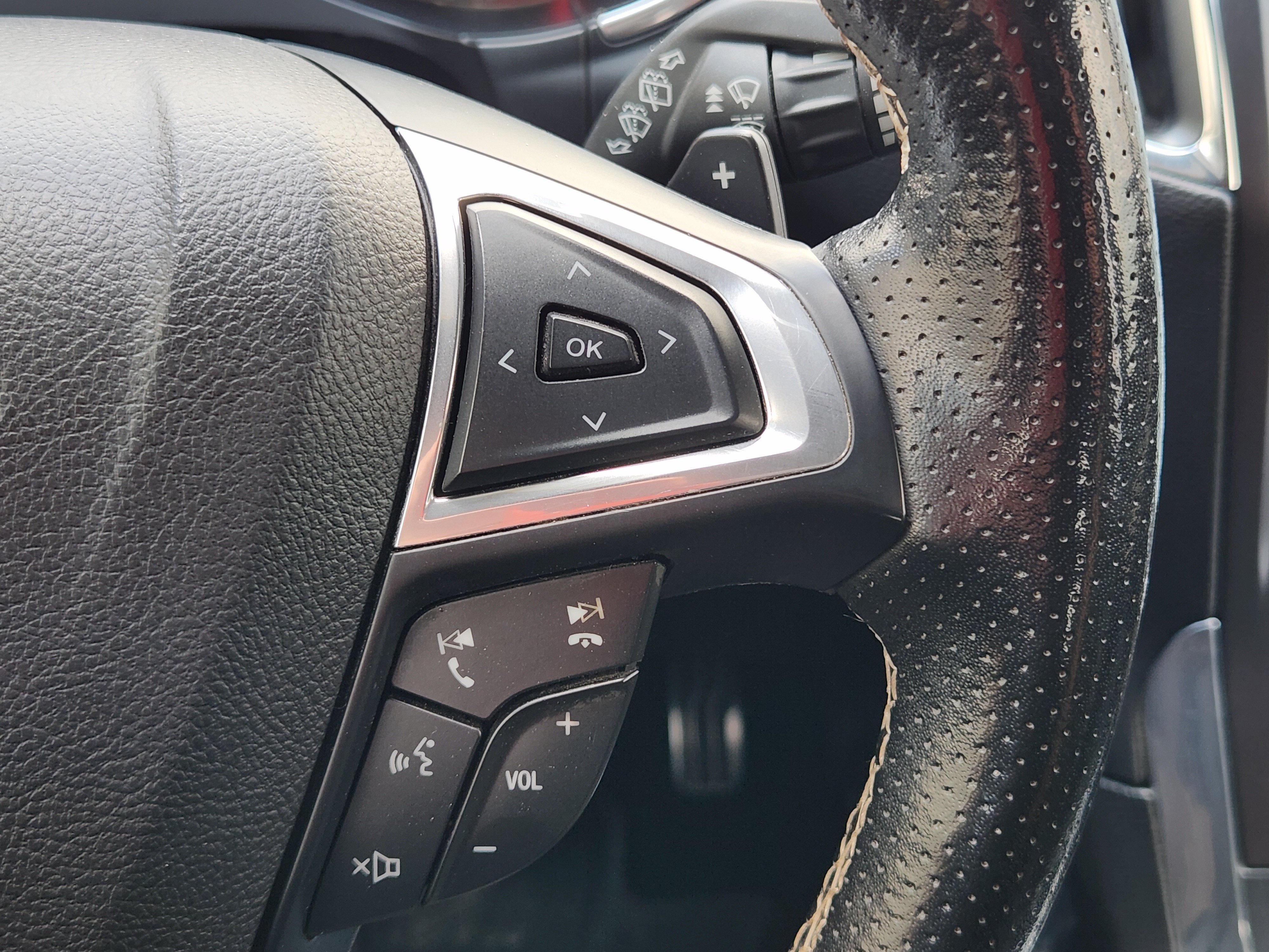 Used 2021 Ford Edge ST AWD/4WD image 30