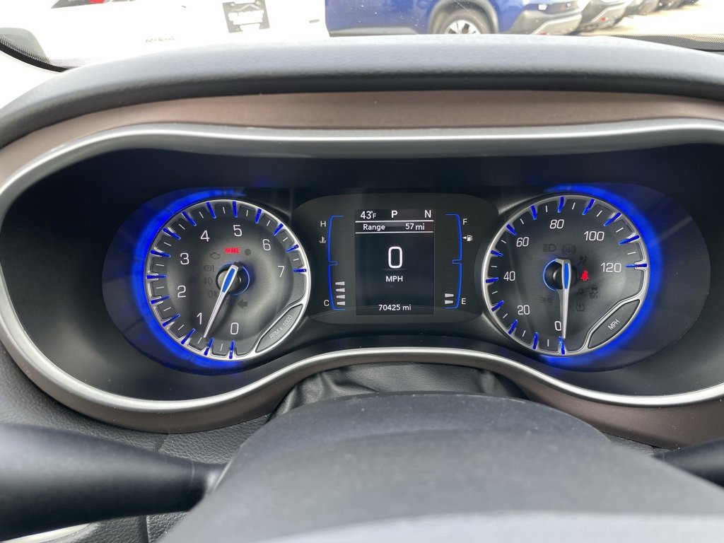 Used 2024 Chrysler Voyager LX image 10