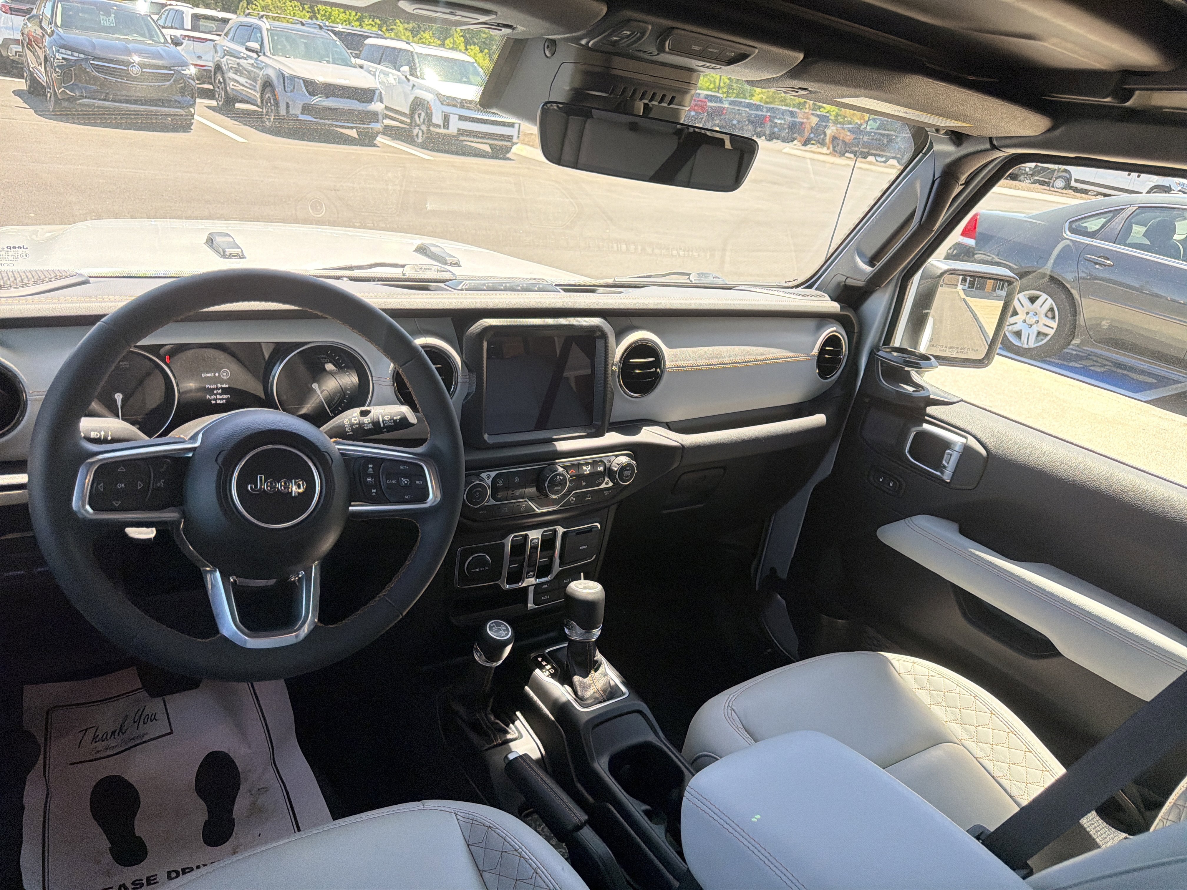 Used 2023 Jeep Wrangler Unlimited Sahara AWD/4WD image 32
