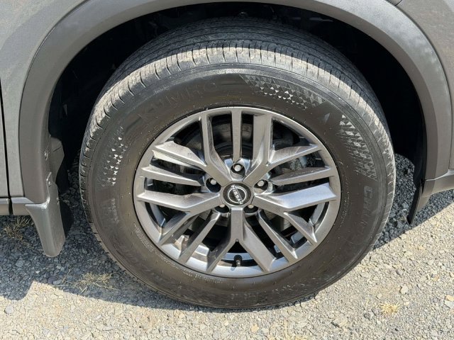 Used 2023 Nissan Rogue S AWD/4WD image 9