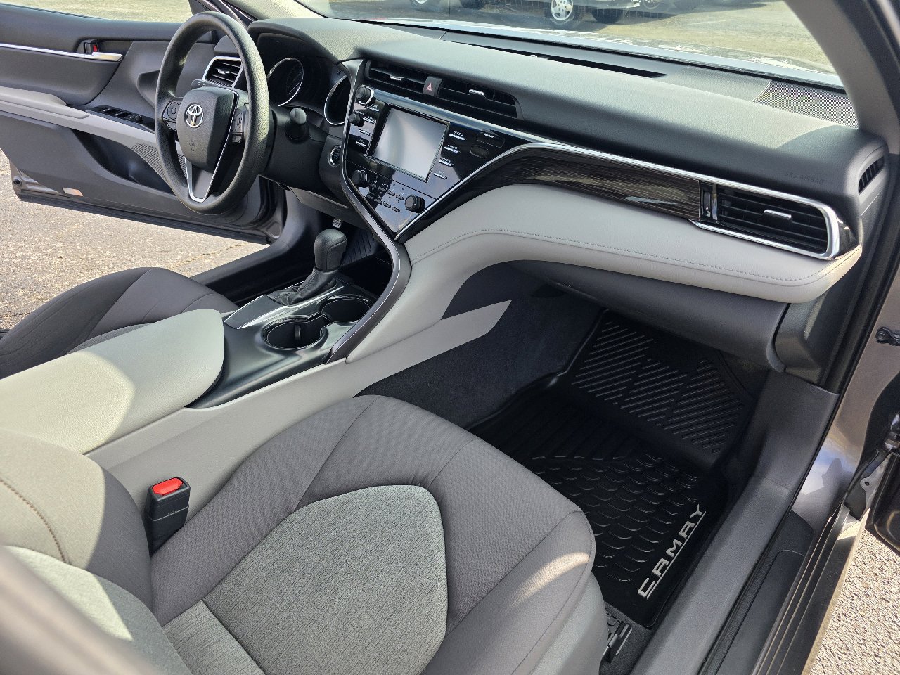 Used 2018 Toyota Camry LE w/ Convenience Package image 13