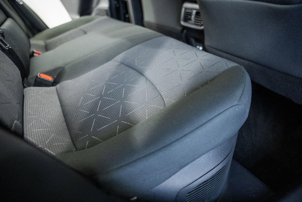 Used 2025 Toyota RAV4 XLE image 32