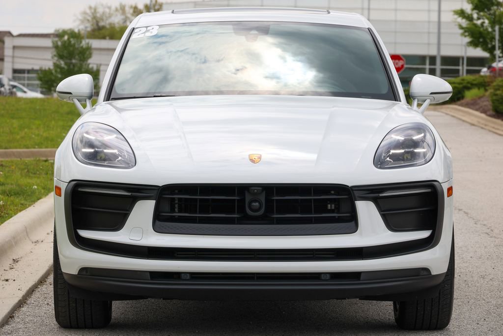 Certified 2023 Porsche Macan Turbo AWD/4WD image 18