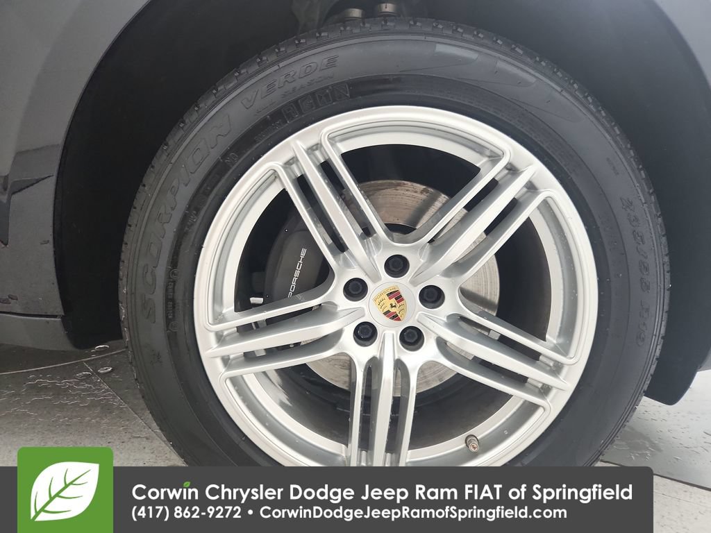Used 2020 Porsche Macan AWD/4WD image 33