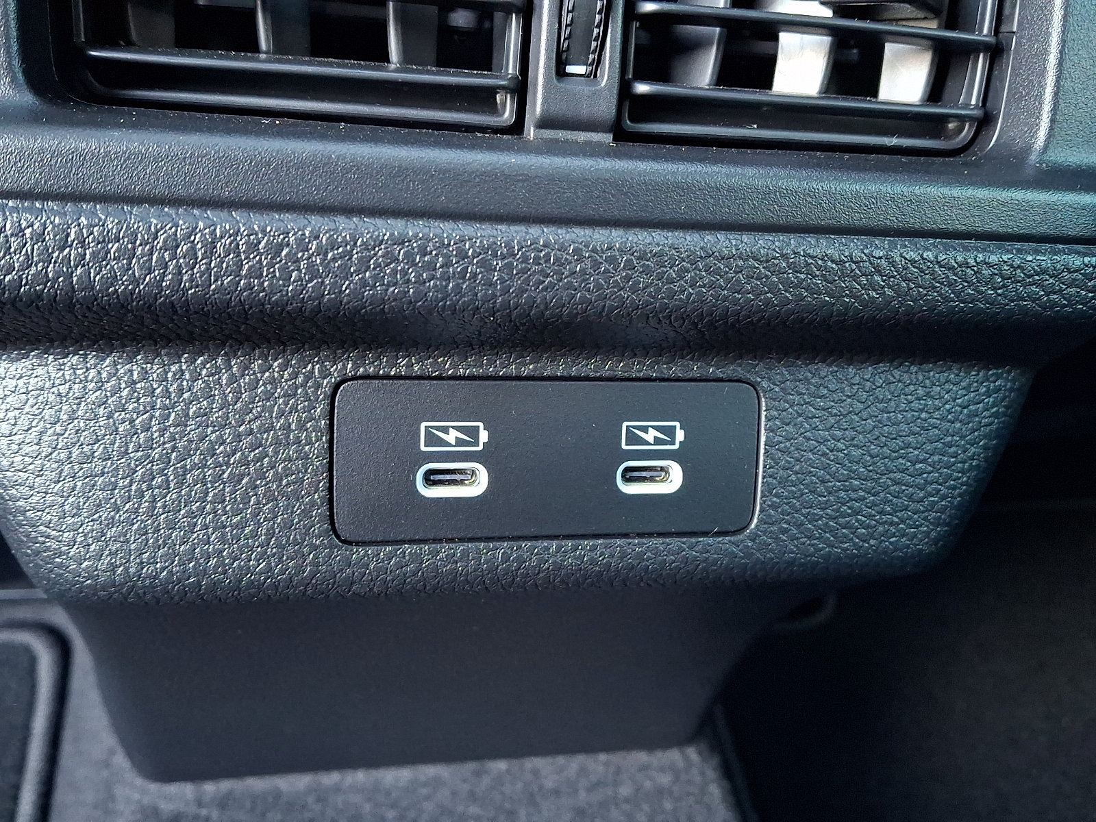 Used 2025 Honda Accord SE image 11