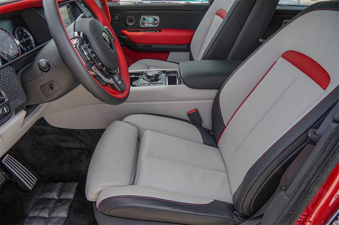 Certified 2024 Rolls-Royce Cullinan Black Badge w/ Dark Exterior Package image 20