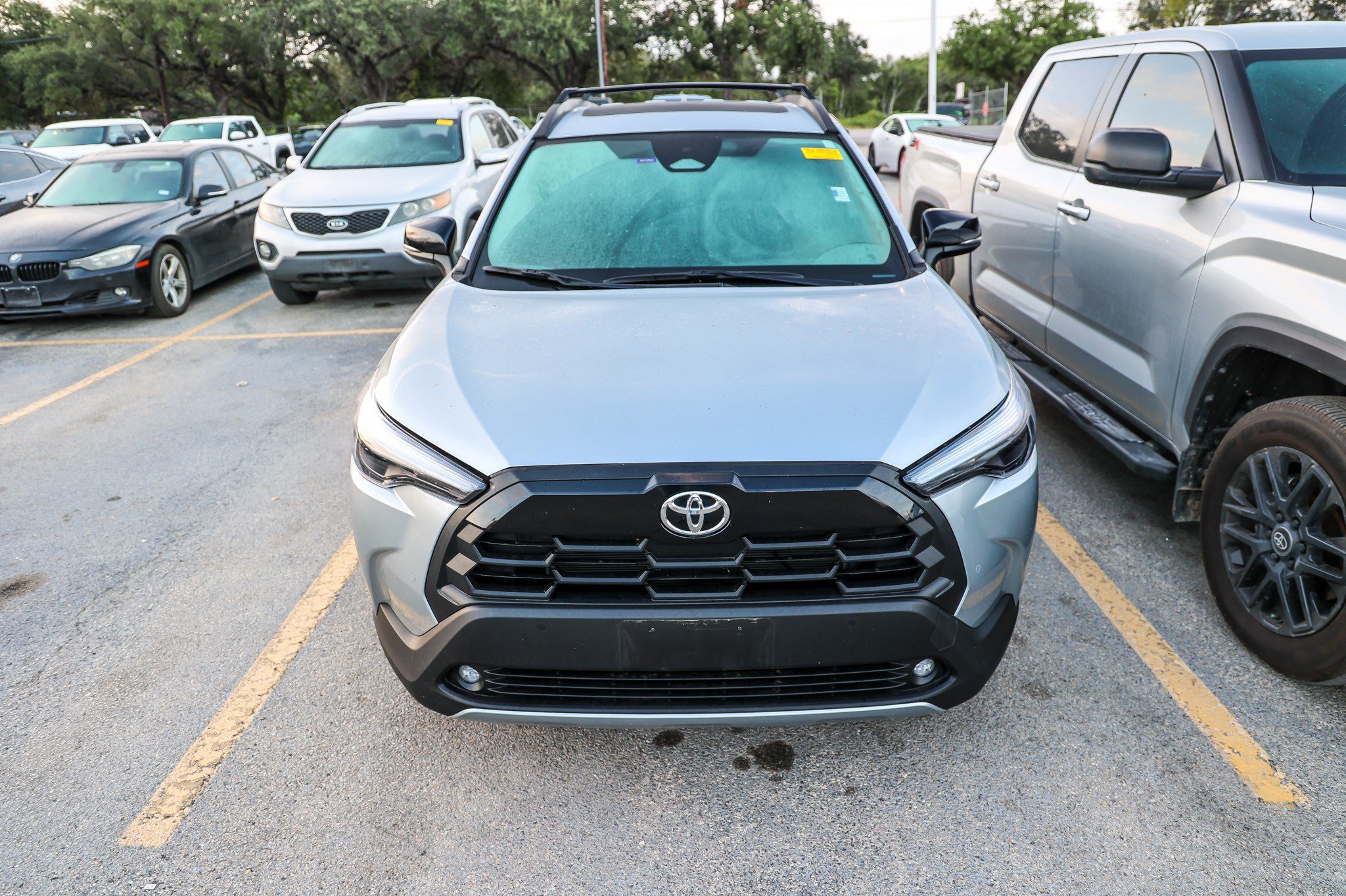Used 2026 Toyota Corolla Cross XLE w/ Convenience Package FWD image 5