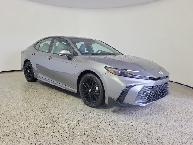 Used 2026 Toyota Camry SE w/ Convenience Package FWD image 4