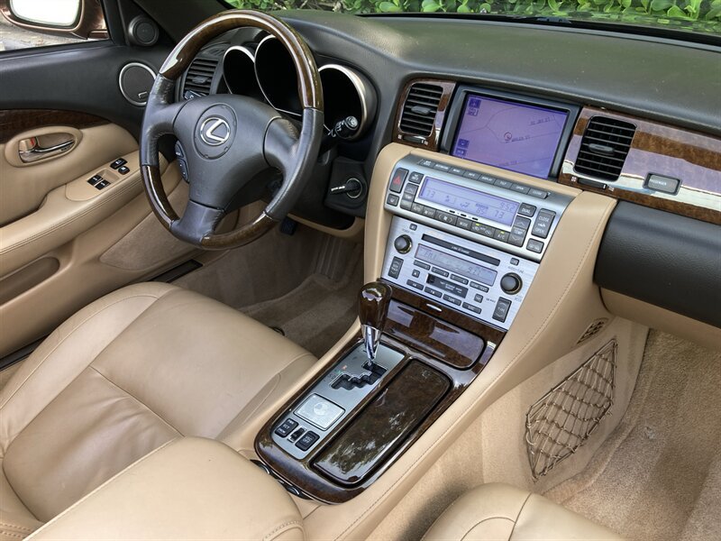 Used 2006 Lexus SC 430 Convertible RWD image 2
