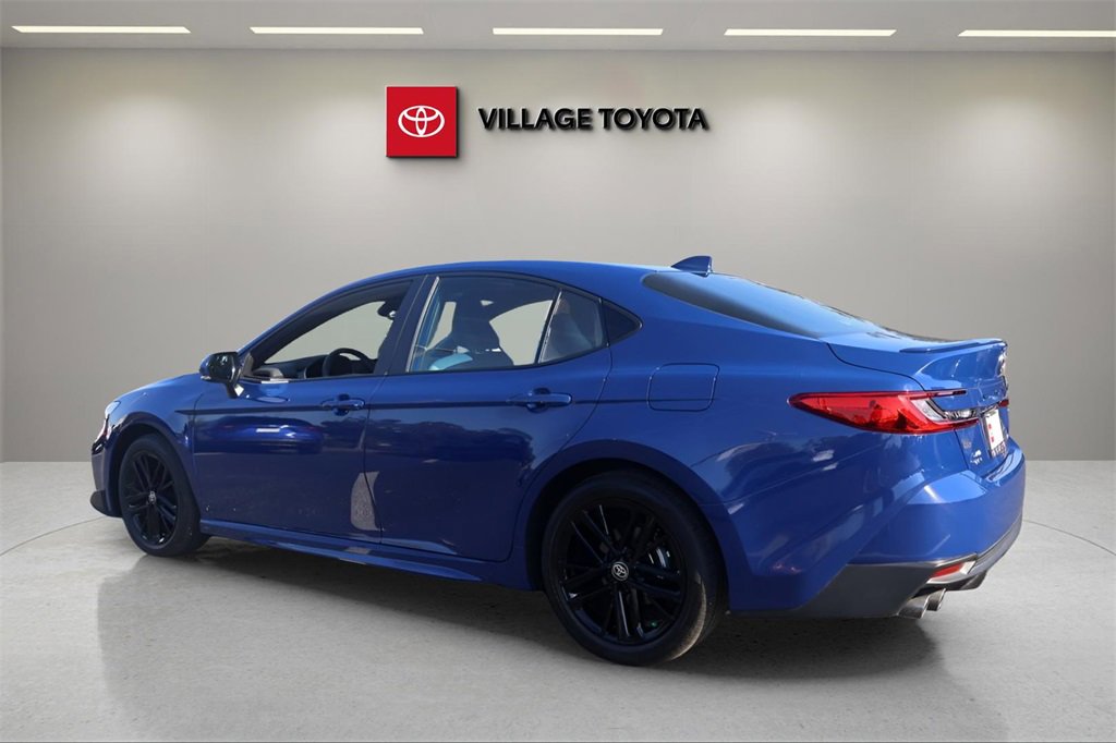 Certified 2025 Toyota Camry SE image 3