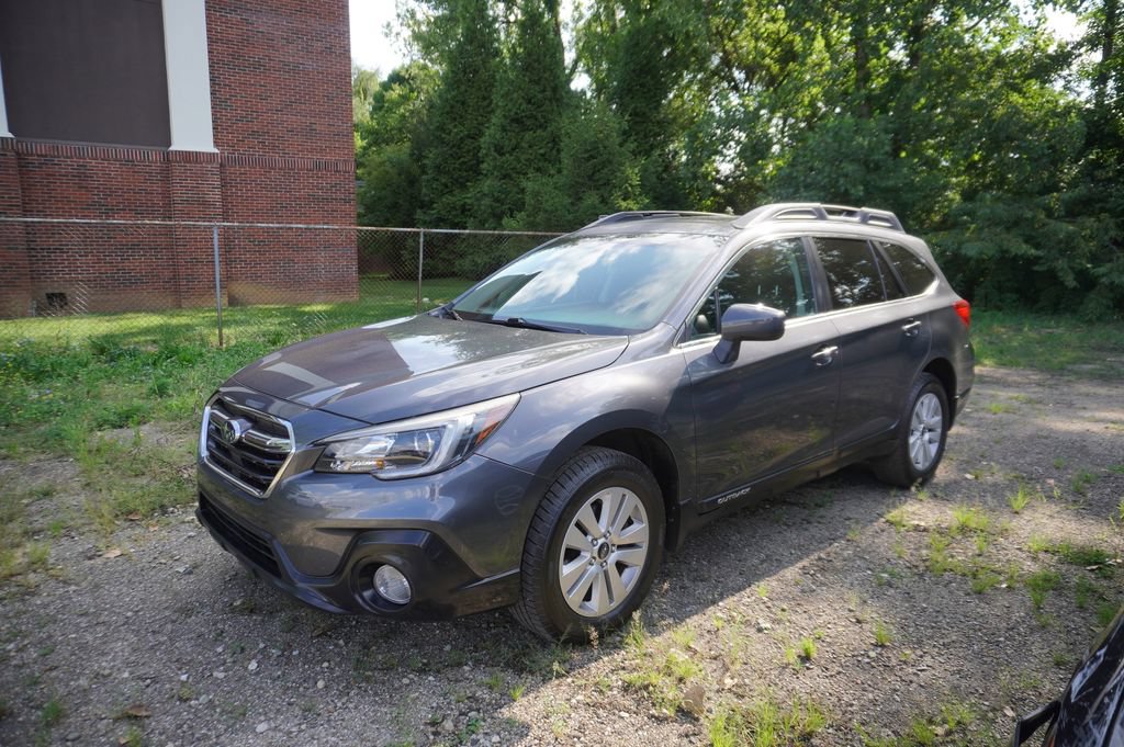 Used 2018 Subaru Outback 2.5i Premium AWD/4WD image 1