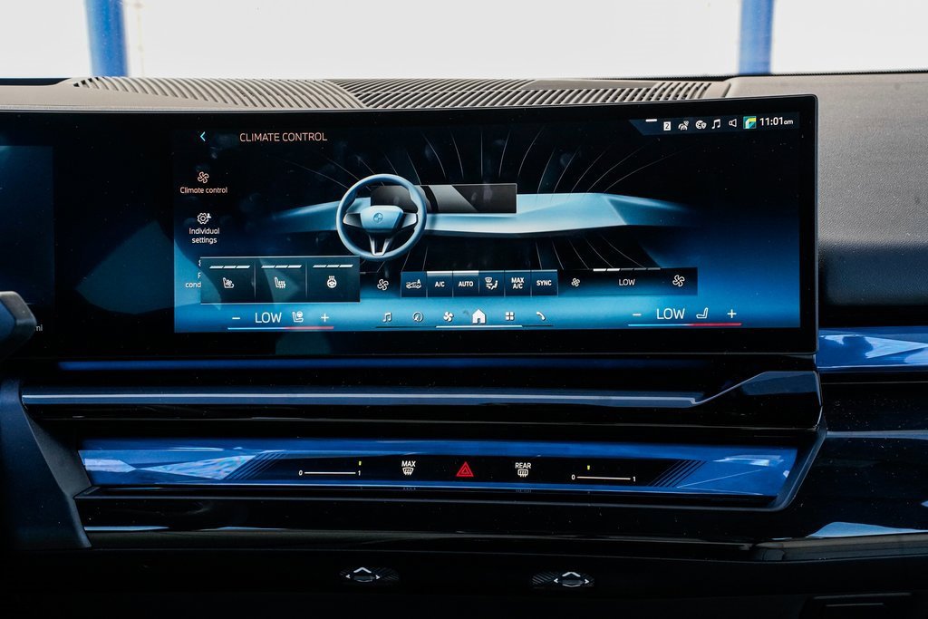 Used 2025 BMW i5 xDrive40 w/ Premium Package image 11