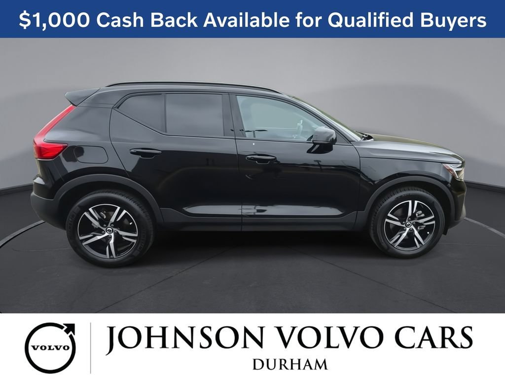New 2026 Volvo XC40 B5 Core w/ Climate Package AWD/4WD image 9
