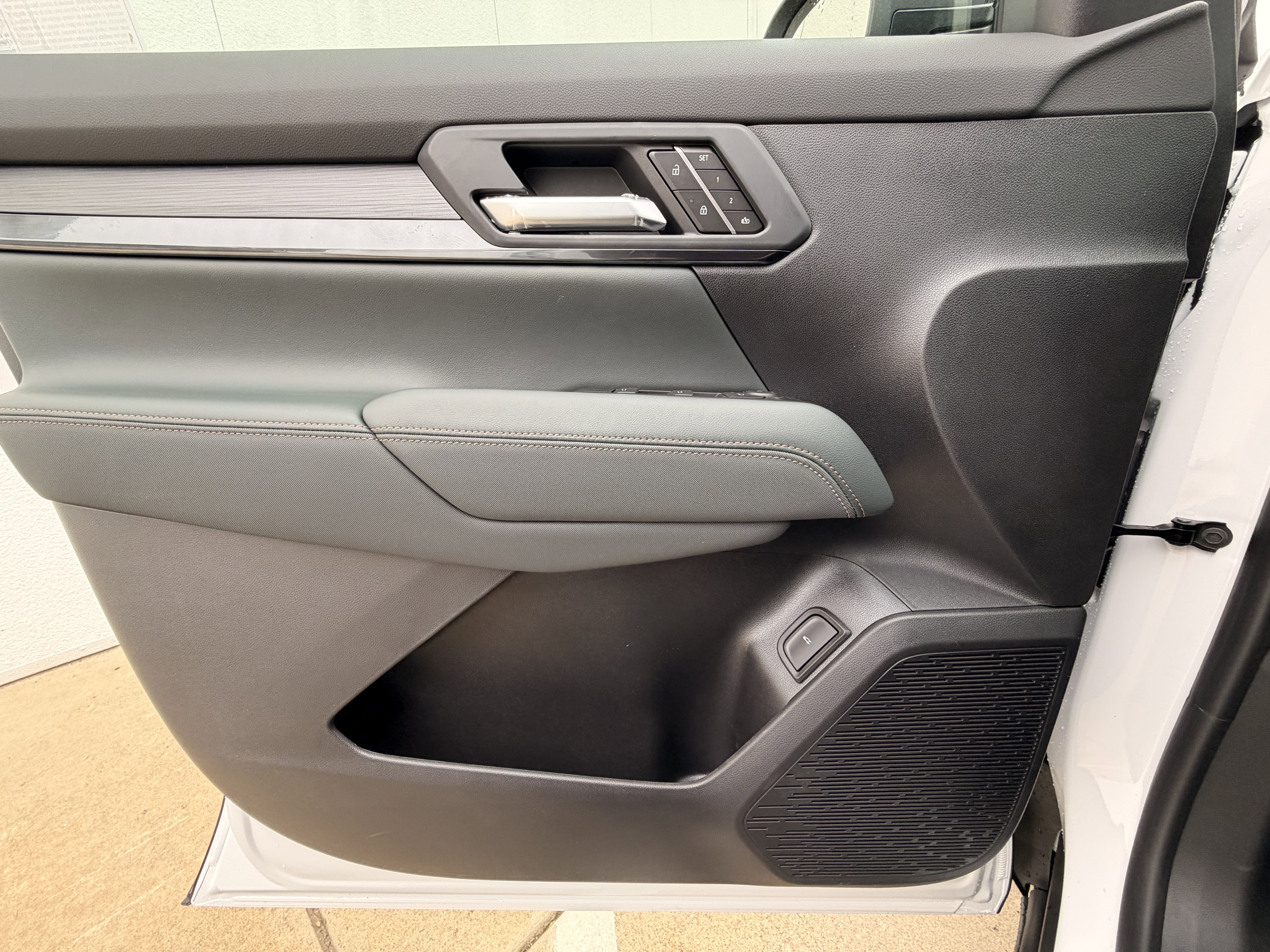 New 2026 GMC Terrain AT4 w/ Convenience Package III image 29