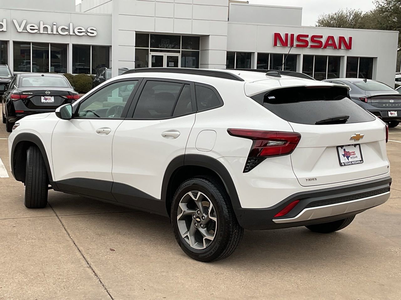 Used 2025 Chevrolet Trax LT w/ LT Convenience Package image 7