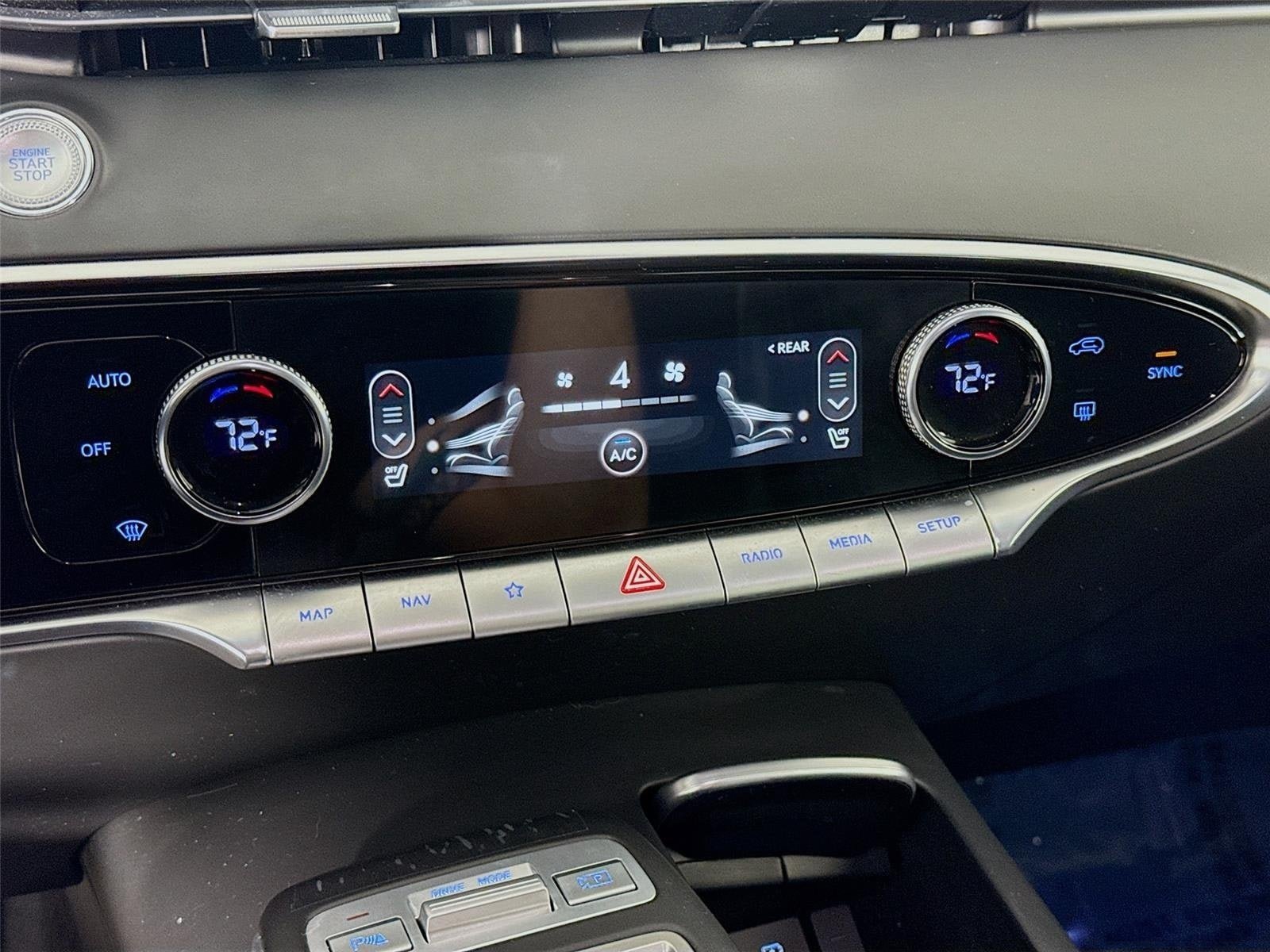 Certified 2022 Genesis GV70 2.5T AWD/4WD image 17