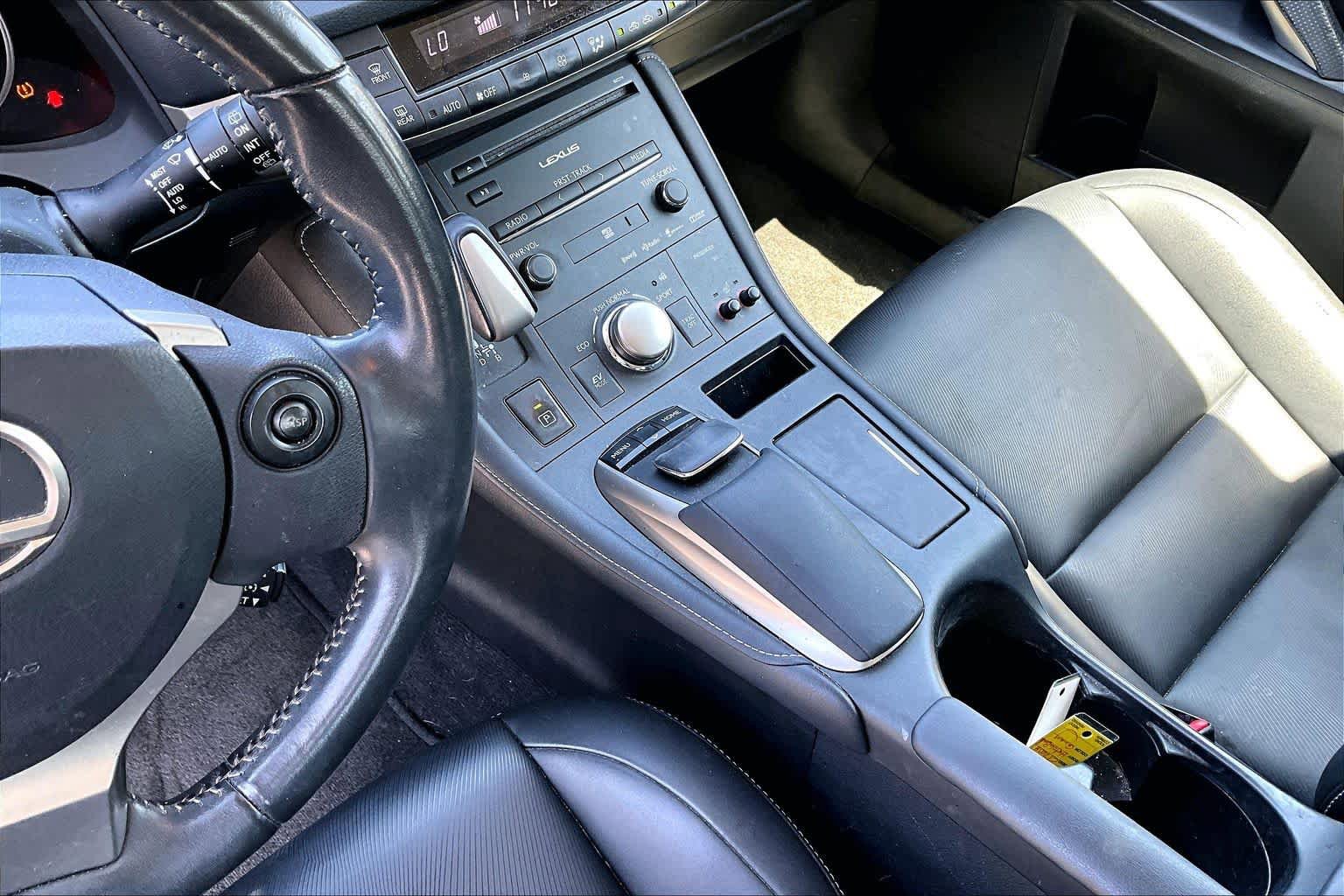 Used 2014 Lexus CT 200h FWD image 16
