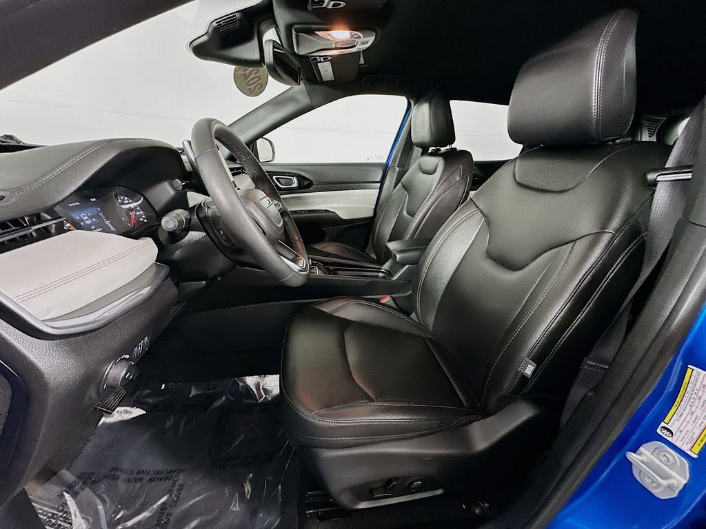 Certified 2024 Jeep Compass Limited image 30