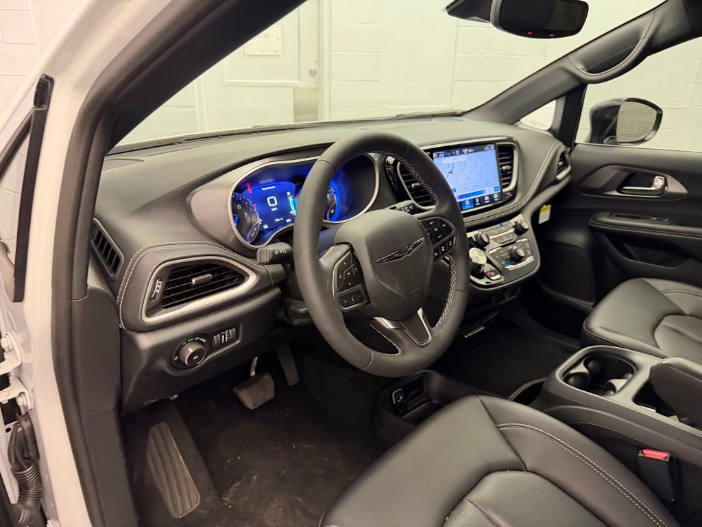New 2026 Chrysler Pacifica Select FWD image 14