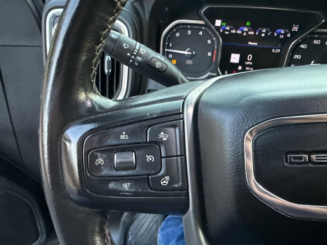 Used 2022 GMC Sierra 2500 Denali w/ Denali Ultimate Package AWD/4WD image 18