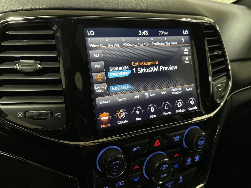 Used 2021 Jeep Grand Cherokee Limited AWD/4WD image 14