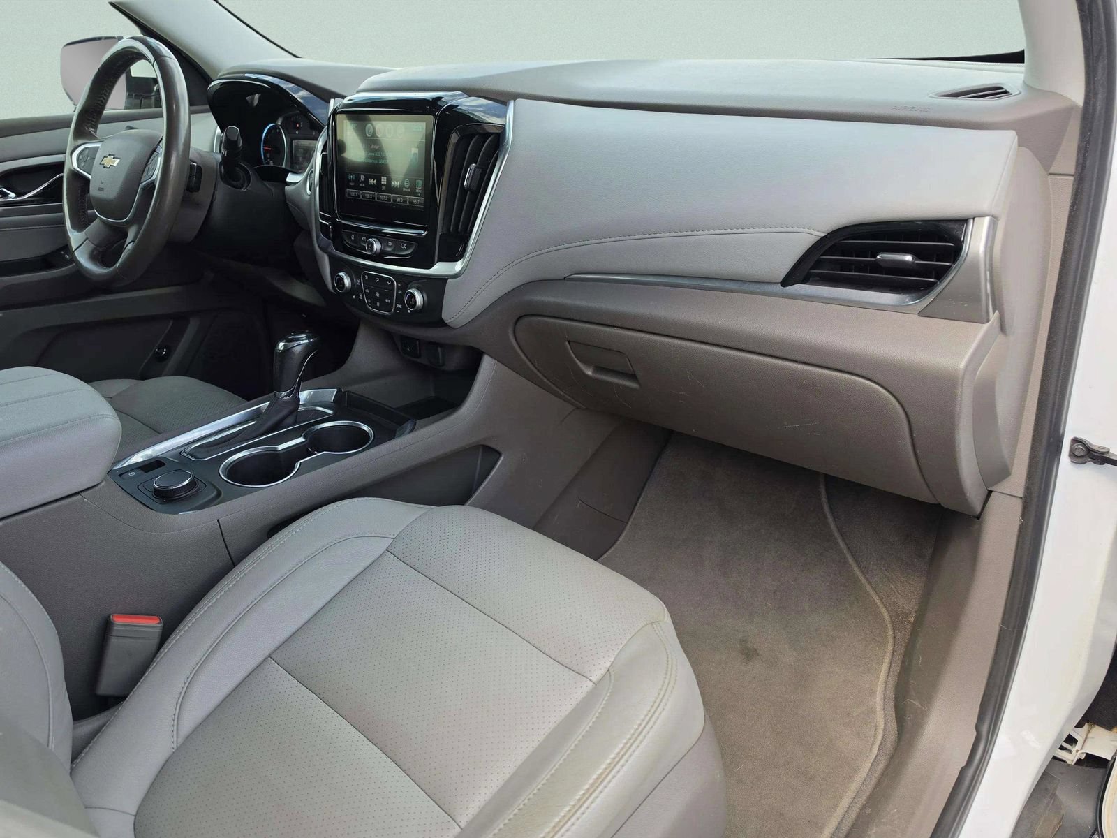 Used 2019 Chevrolet Traverse LT FWD image 15