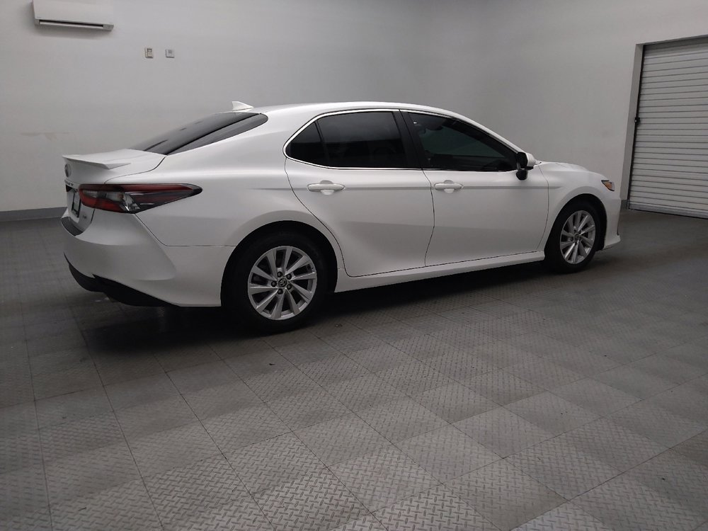 Used 2023 Toyota Camry LE image 10