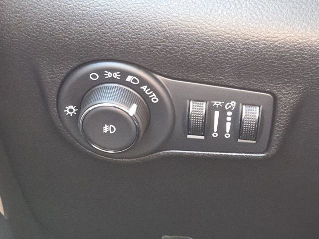 Used 2026 Jeep Compass Limited image 10