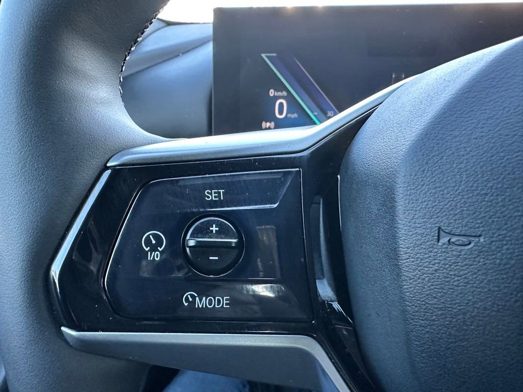 Used 2025 BMW i5 xDrive40 image 26