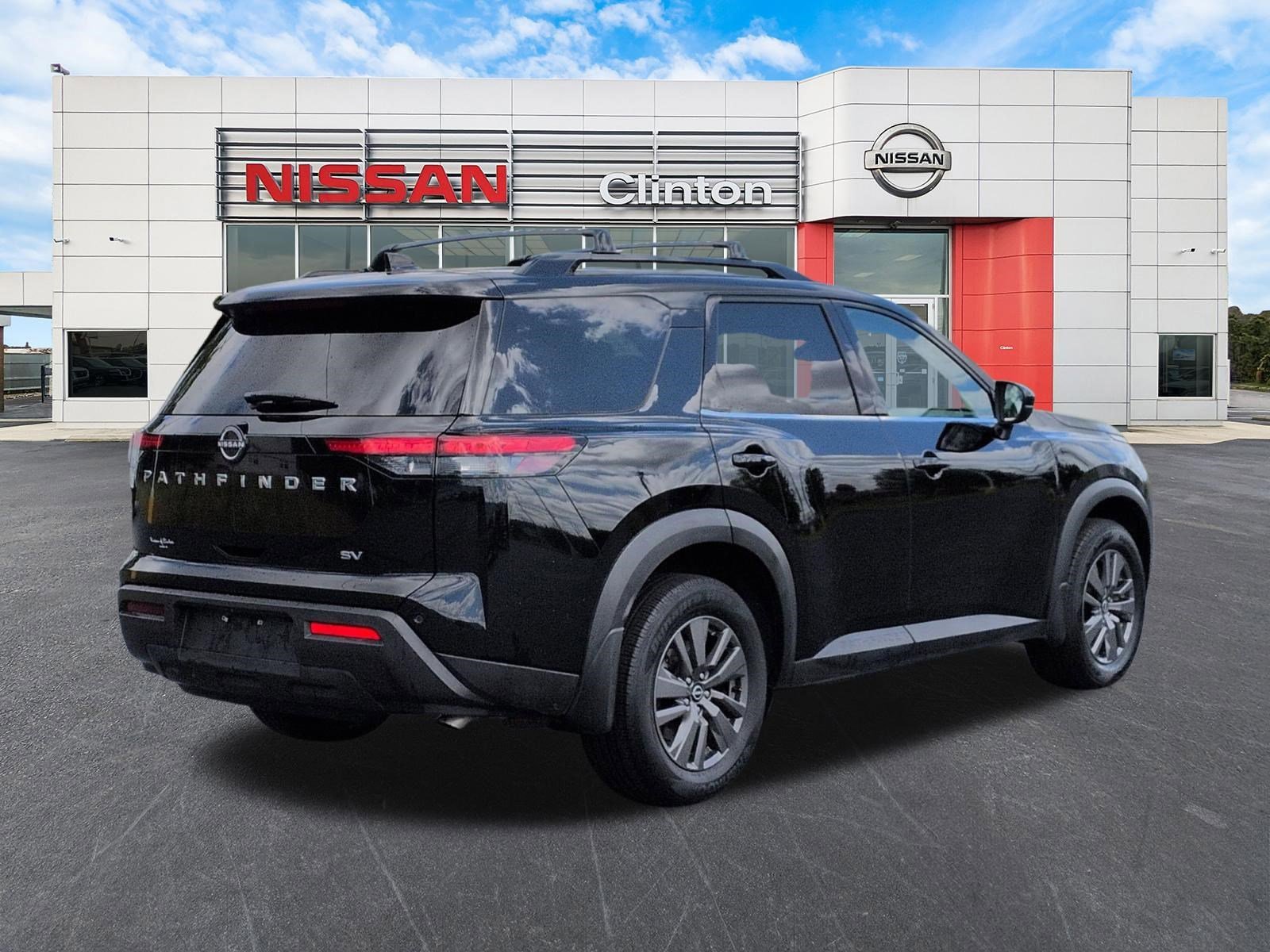 Used 2022 Nissan Pathfinder SV FWD image 3