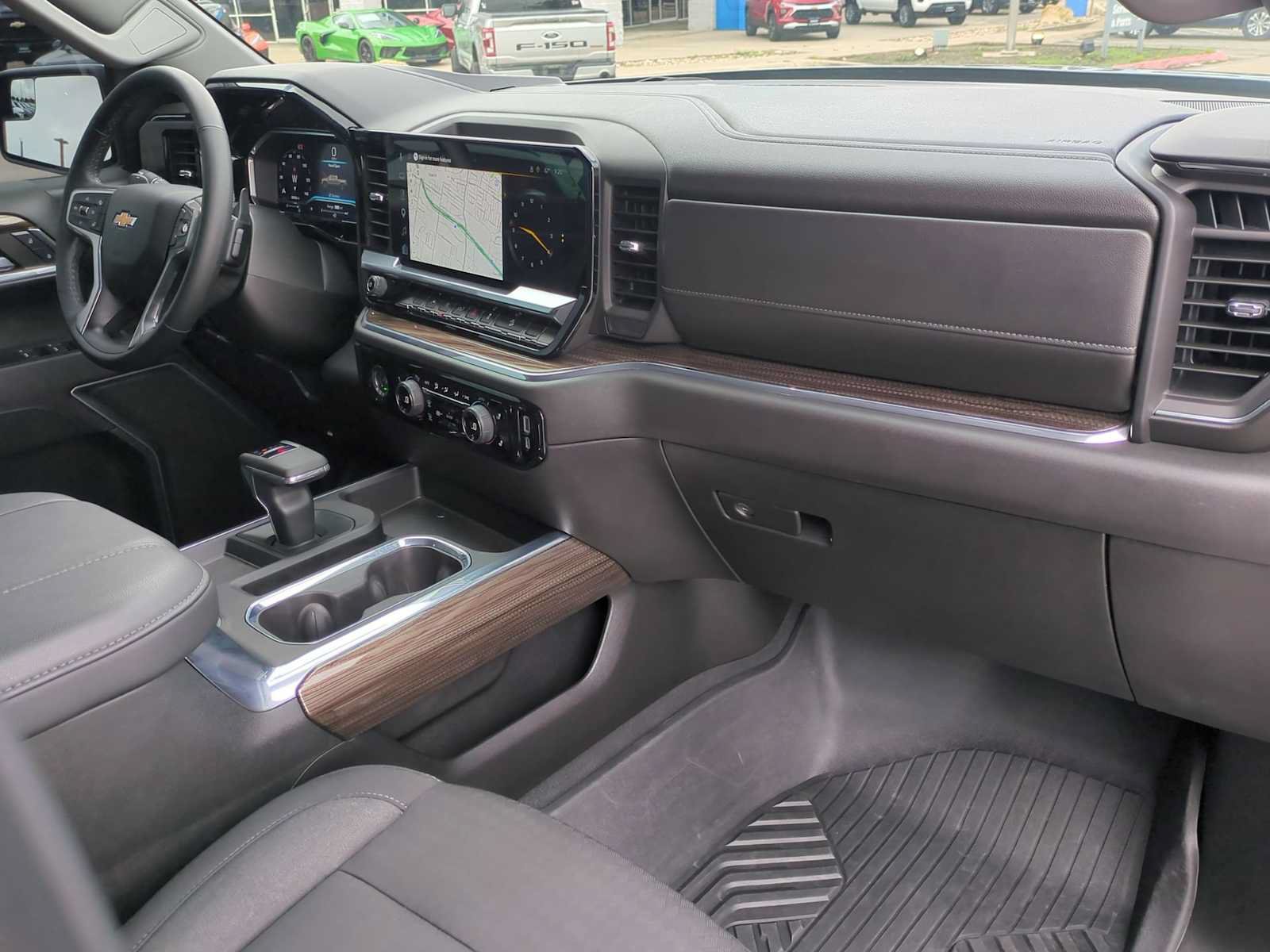 Used 2024 Chevrolet Silverado 1500 LT AWD/4WD image 29