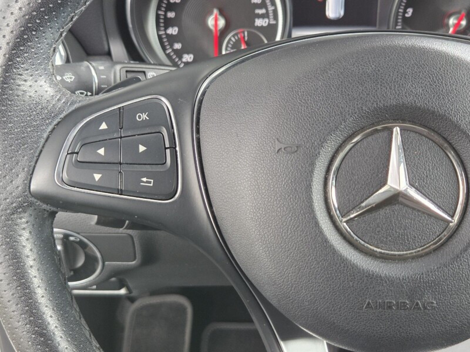 Used 2020 Mercedes-Benz GLA 250 4MATIC image 25