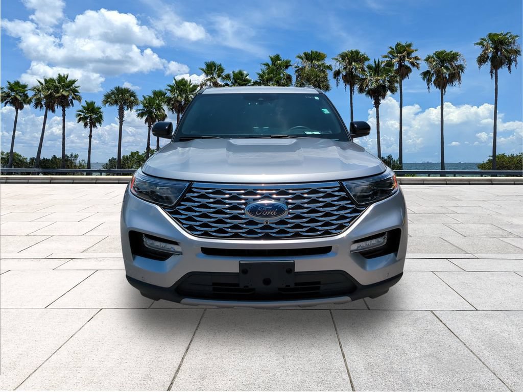 Used 2022 Ford Explorer Platinum w/ Equipment Group 601A AWD/4WD image 2