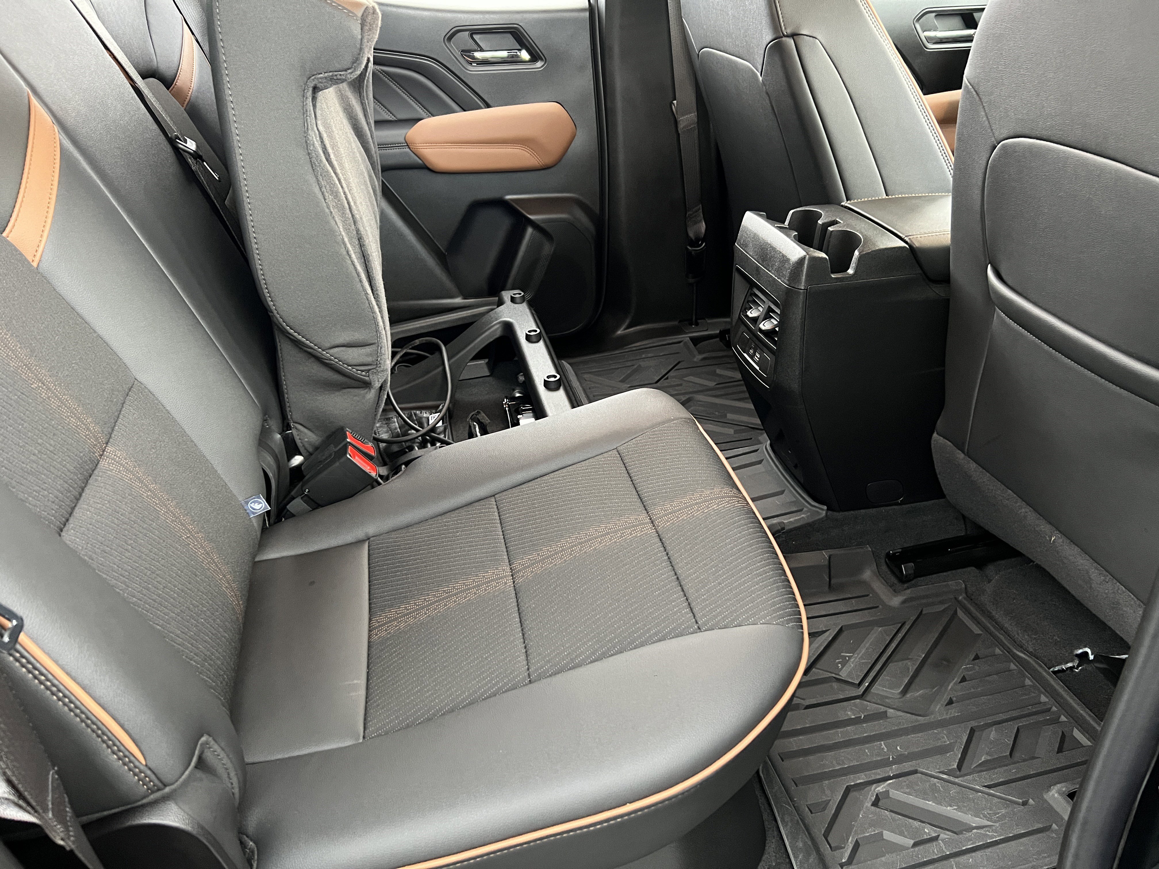 Used 2024 GMC Canyon AT4 image 17