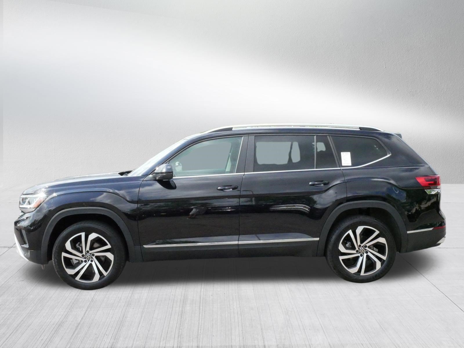 Certified 2023 Volkswagen Atlas SEL AWD/4WD image 2