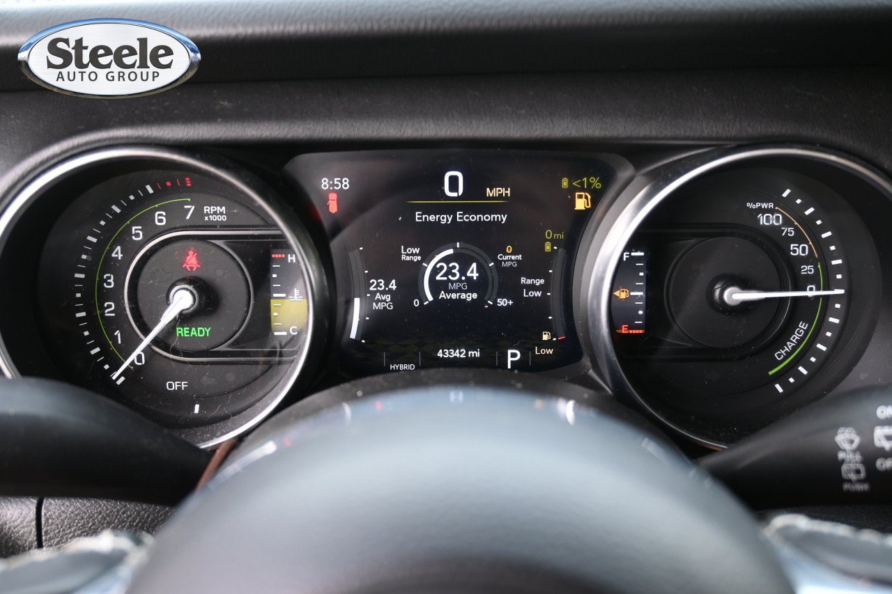 Used 2022 Jeep Wrangler Unlimited Rubicon 4xe w/ Cold Weather Group AWD/4WD image 11