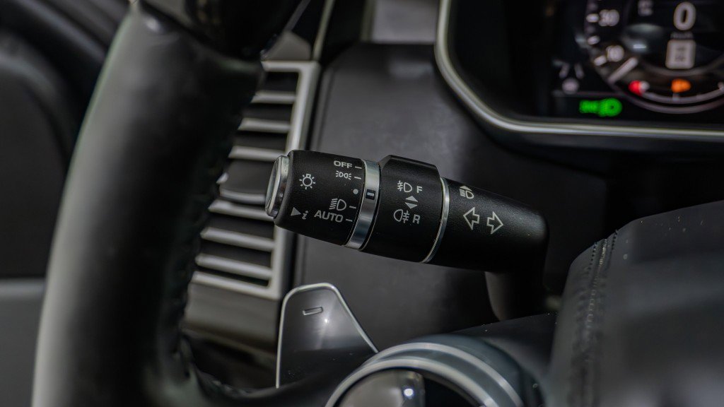 Used 2021 Land Rover Range Rover Autobiography Fifty Edition image 37