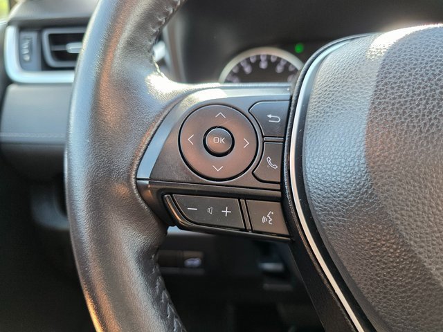 Used 2022 Toyota RAV4 XLE Premium image 22