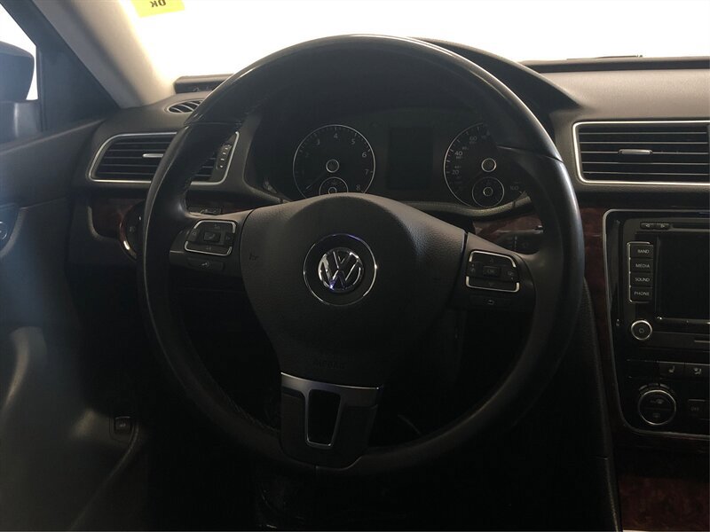 Used 2013 Volkswagen Passat 2.5 SEL FWD image 14