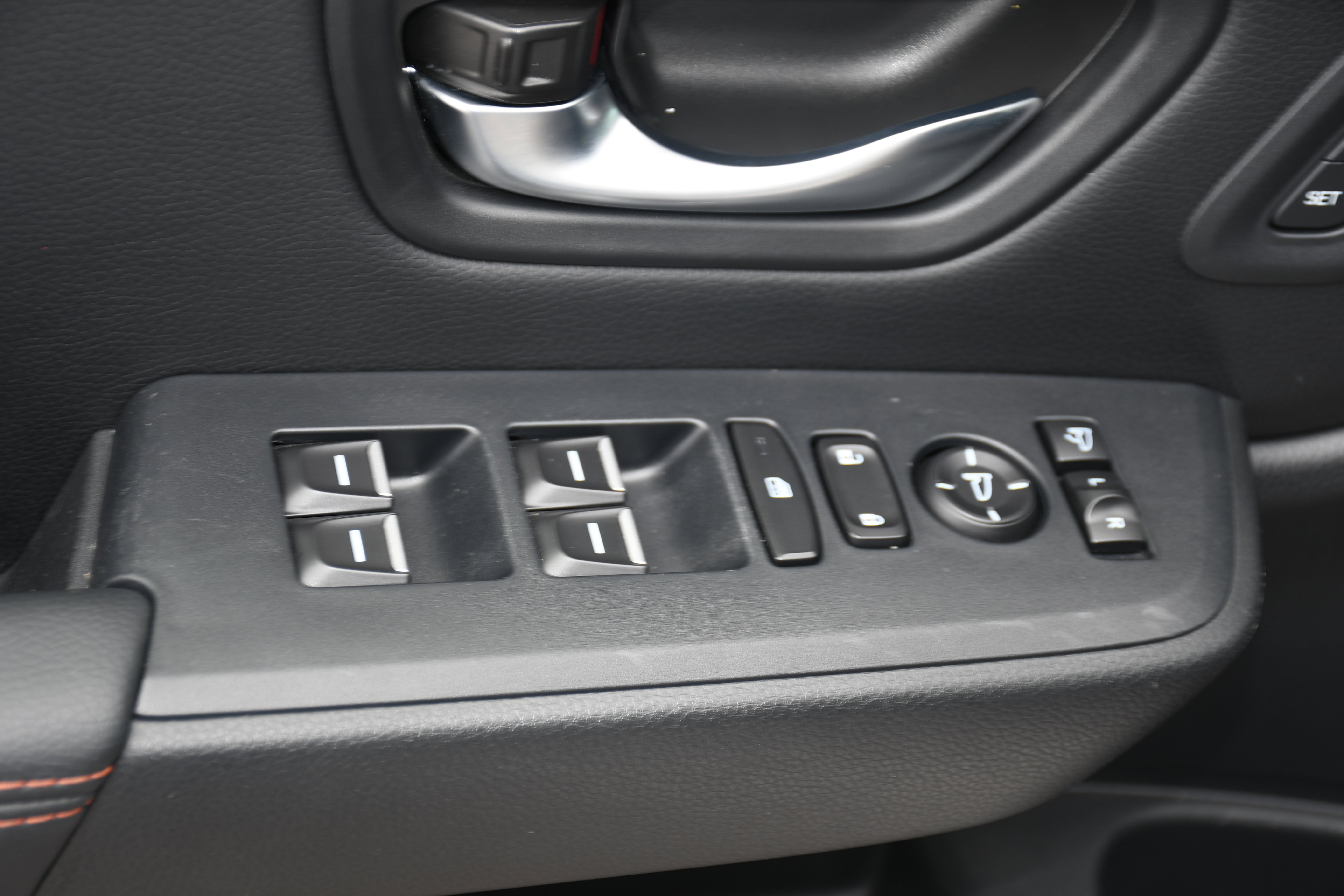 Used 2025 Honda Pilot TrailSport image 10