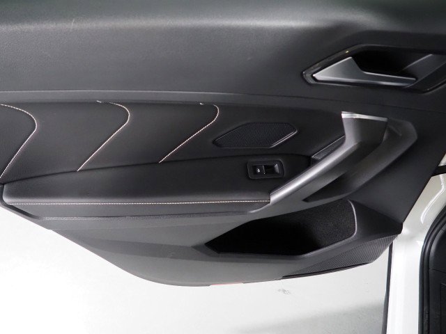 Used 2022 Volkswagen Tiguan SE FWD image 51