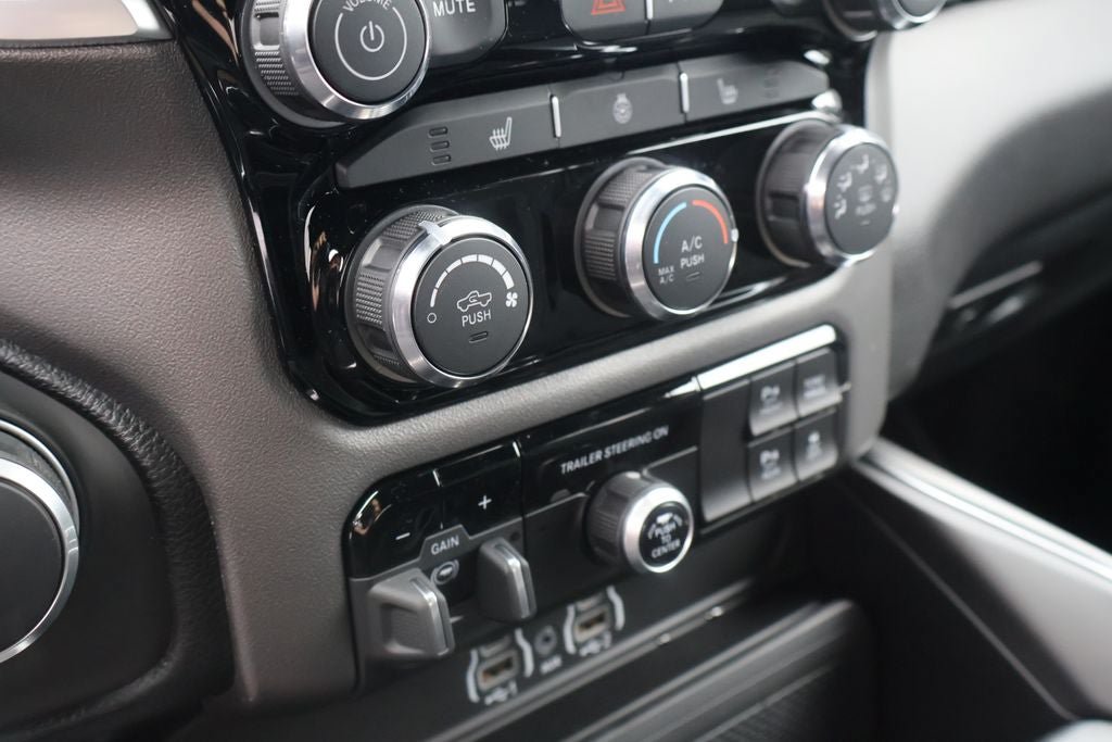 New 2026 RAM 1500 Big Horn AWD/4WD image 12