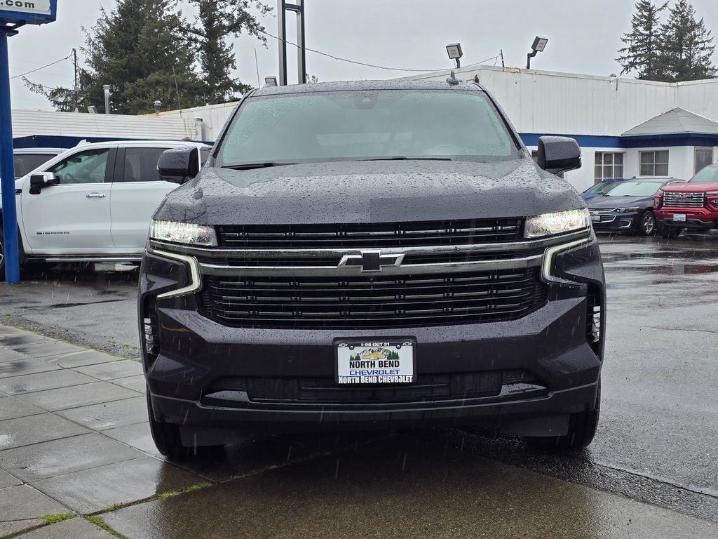 Used 2022 Chevrolet Tahoe RST w/ Luxury Package AWD/4WD image 2