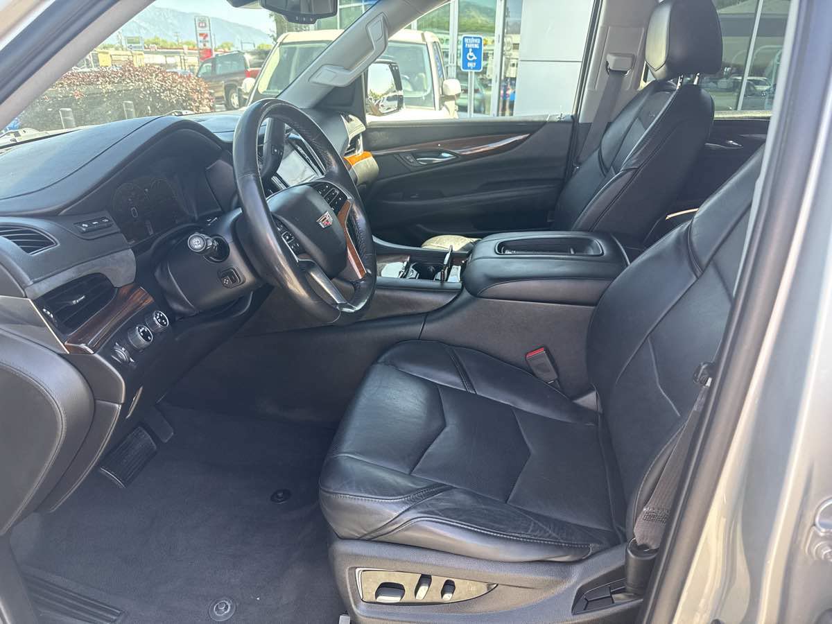 Used 2015 Cadillac Escalade Premium AWD/4WD image 10