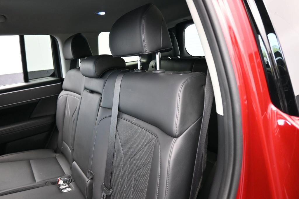 Used 2025 Hyundai Santa Fe SEL FWD image 33