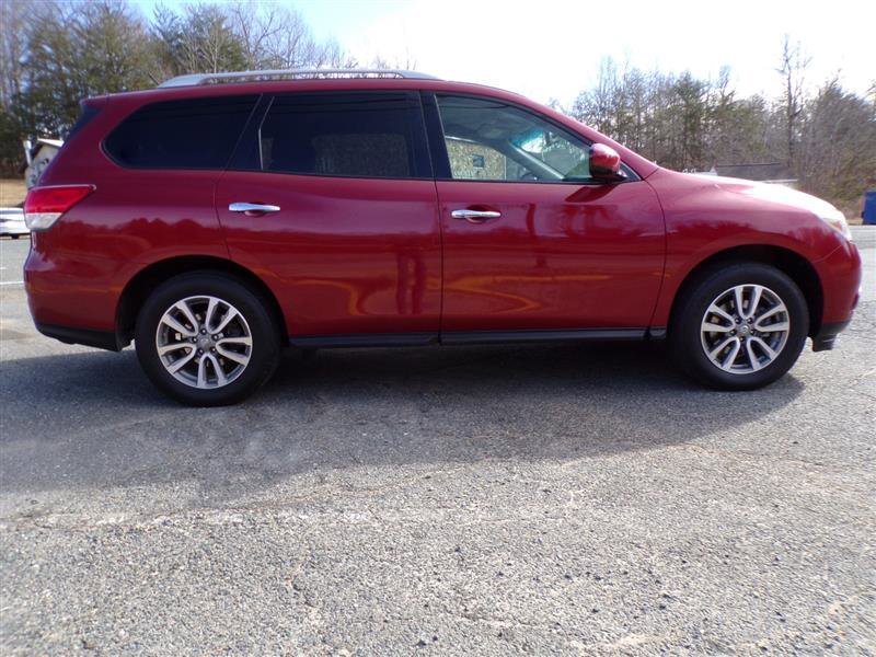 Used 2016 Nissan Pathfinder SV image 10