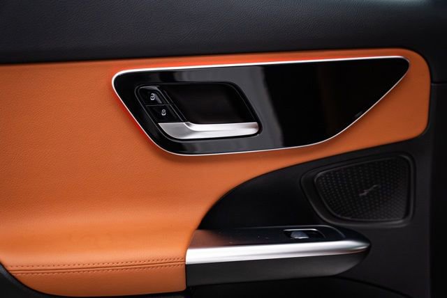 Used 2025 Mercedes-Benz C 300 4MATIC Sedan image 26